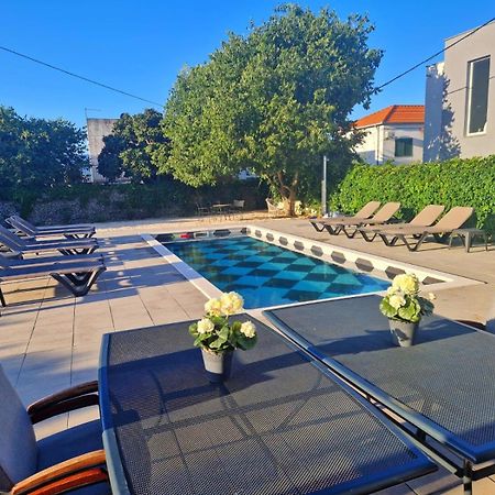 Holiday Home Nino With Amazing Swimming Pool 斯拉汀 外观 照片