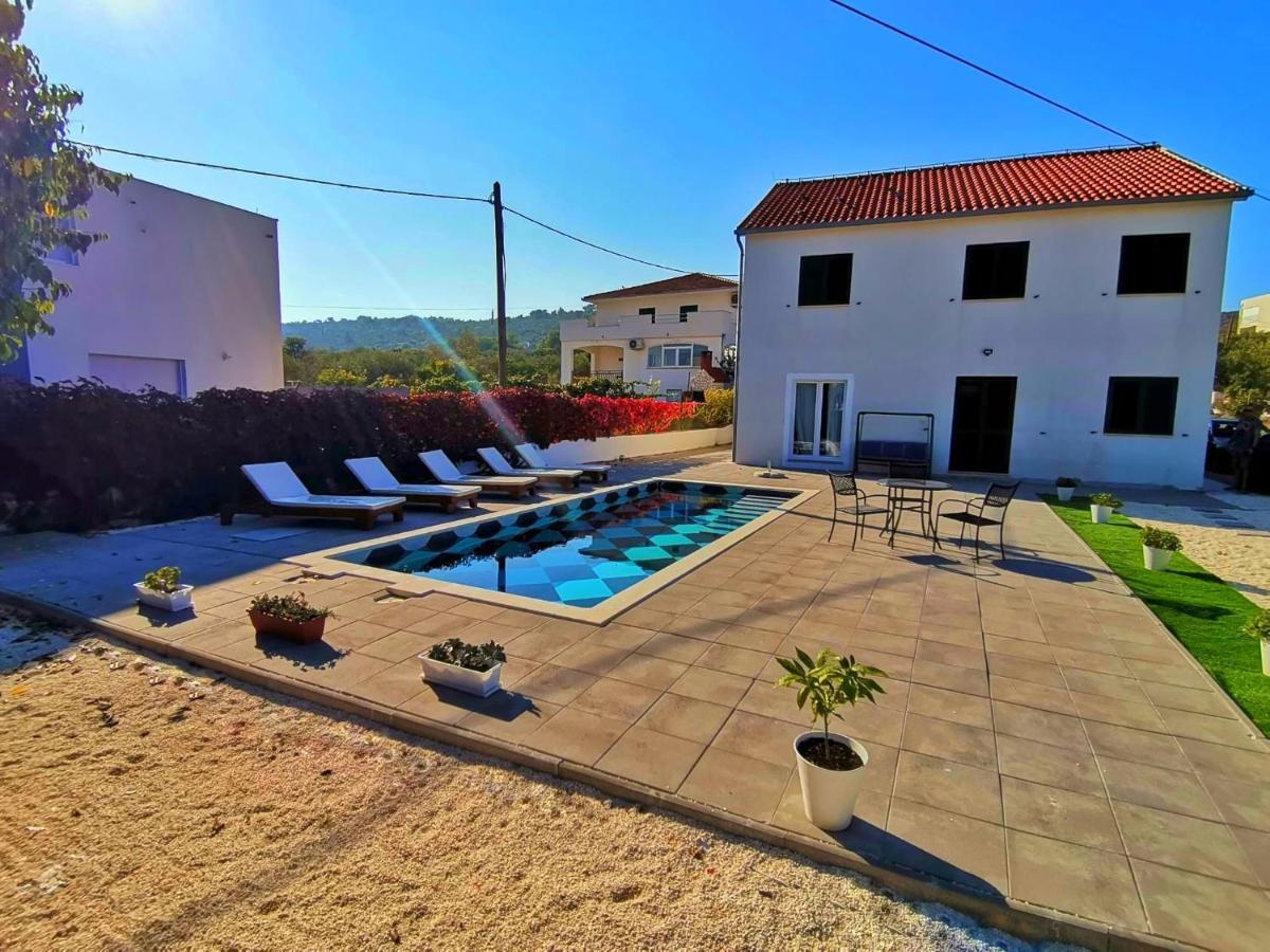 Holiday Home Nino With Amazing Swimming Pool 斯拉汀 外观 照片