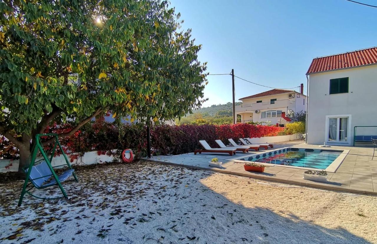 Holiday Home Nino With Amazing Swimming Pool 斯拉汀 外观 照片
